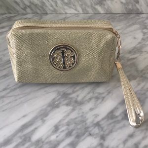 Cosmetic bag